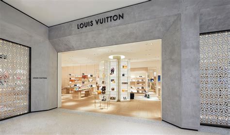 eigenaar louis vuitton|Louis Vuitton rotterdam.